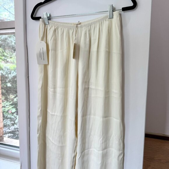 NWT DONNI Satiny Simple Pants Wide Leg in Creme - Picture 7 of 11
